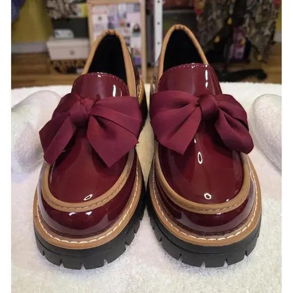 Women's Bow Decor Patent Leather Round Toe Loafers (size 6) - Picture 2 of 8